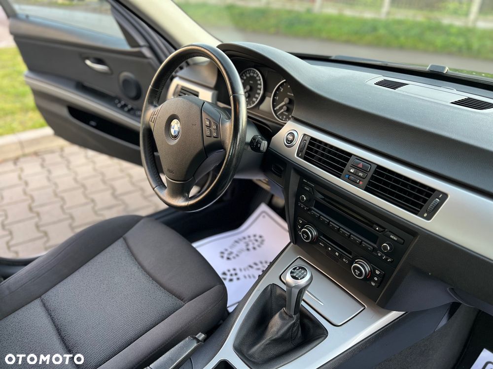 BMW Seria 3 - 32