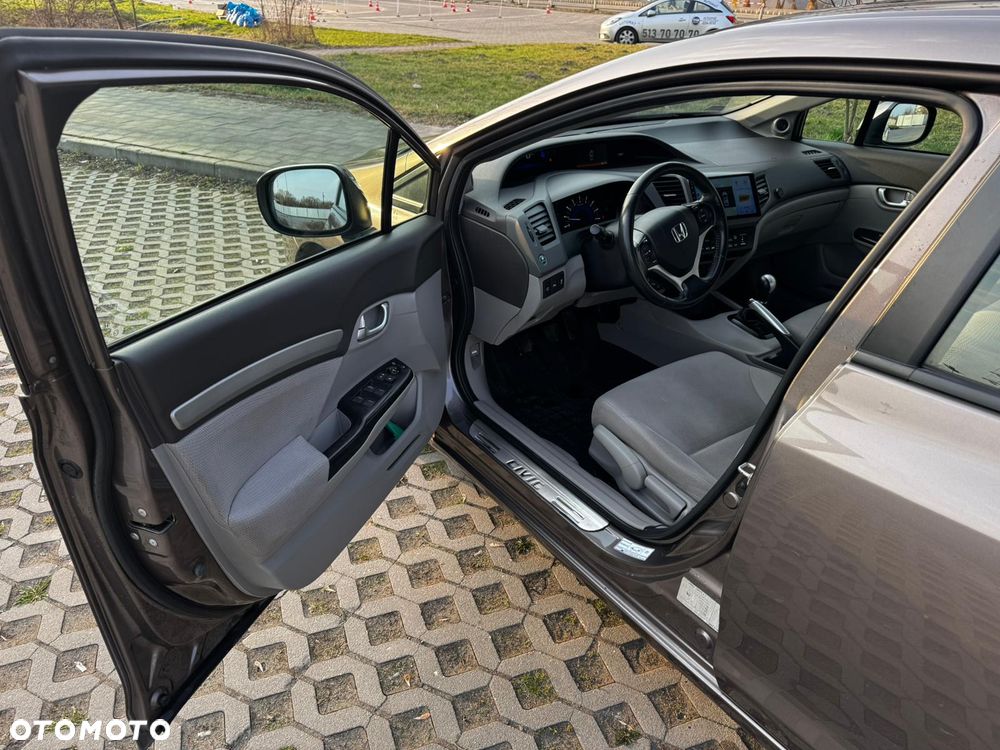 Honda Civic 1.8 Executive - 13