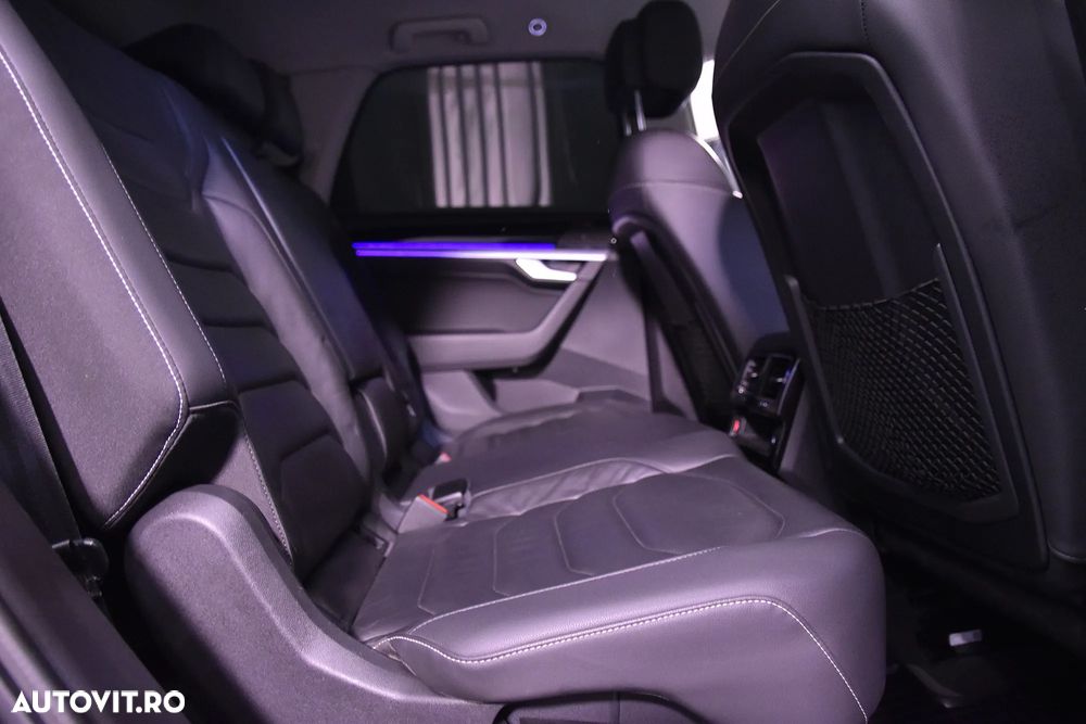 Volkswagen Touareg - 12