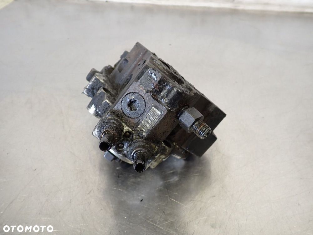 POMPA WTRYSKOWA MERCEDES W211 E220 A6460700101 - 6