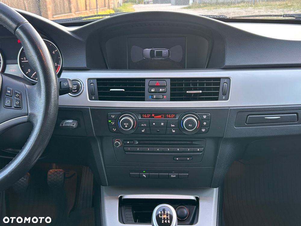 BMW Seria 3 316d Edition Luxury Line Purity - 25