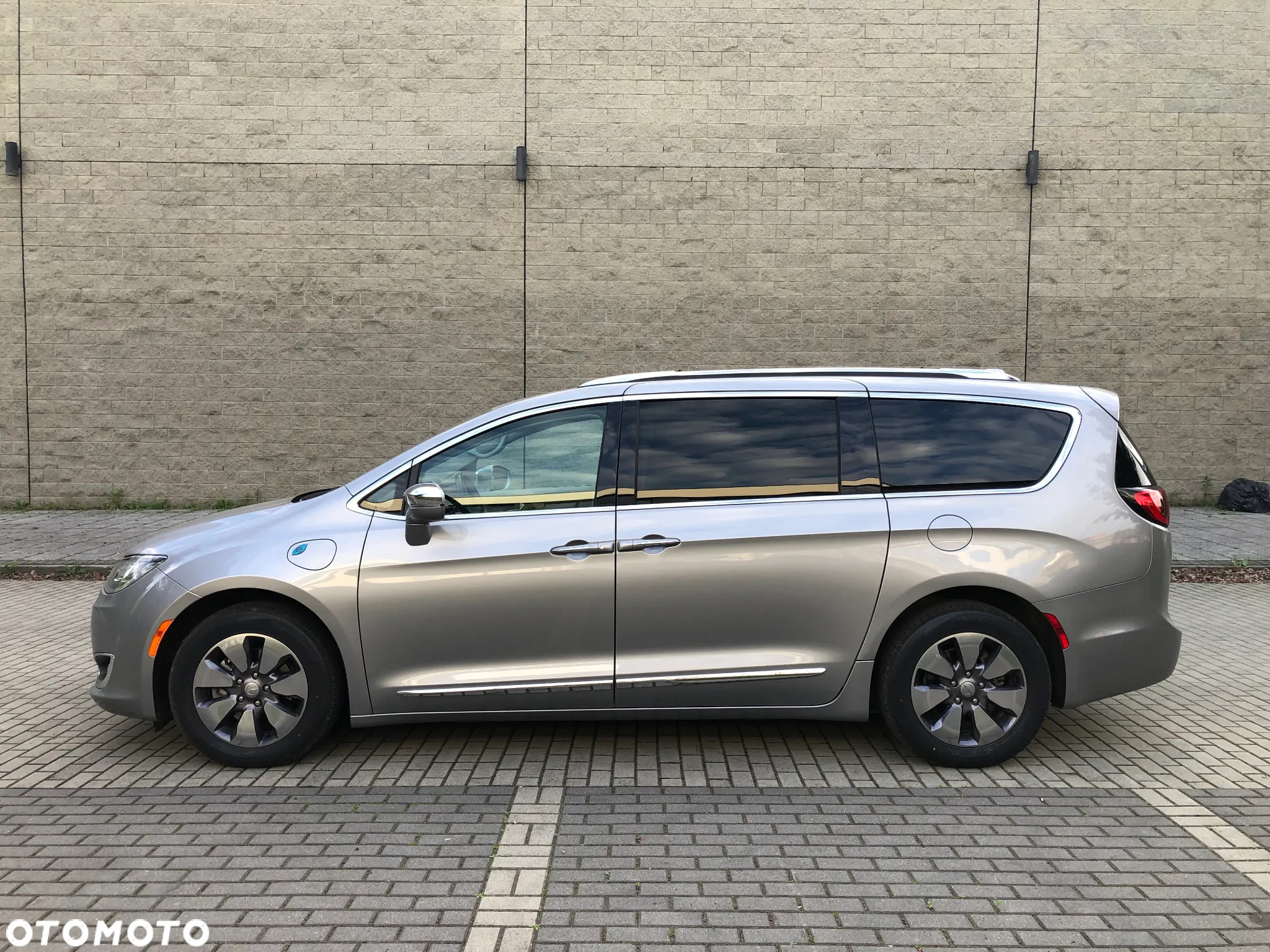 Chrysler Pacifica - 27