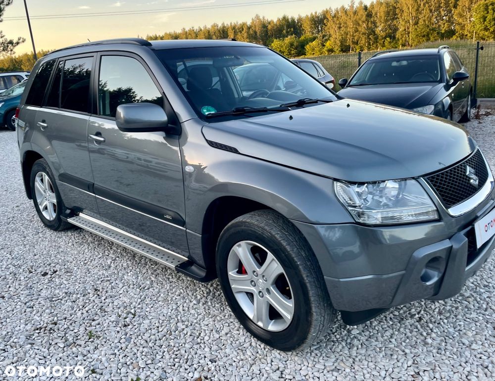 Suzuki Grand Vitara 2.0 Club Family - 16