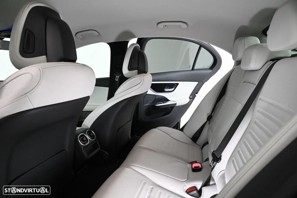 Mercedes-Benz C 300 de AMG Line - 20