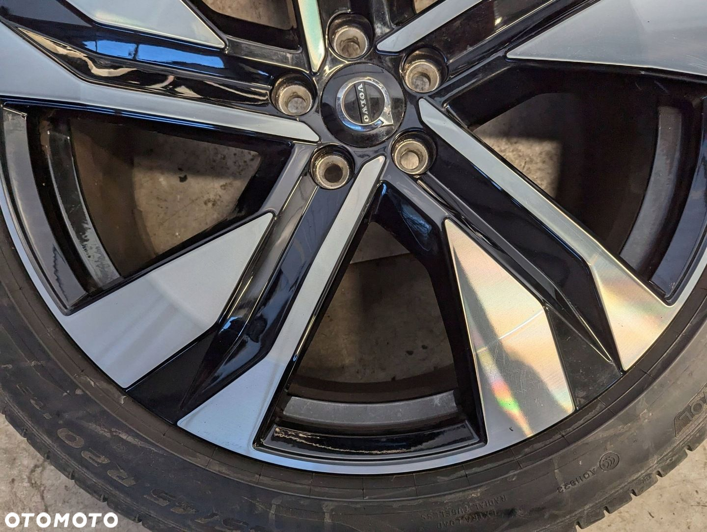 Volvo XC40 2017-2025 Koła felgi aluminiowe 20 cali 245/45/20 5x108 - 4