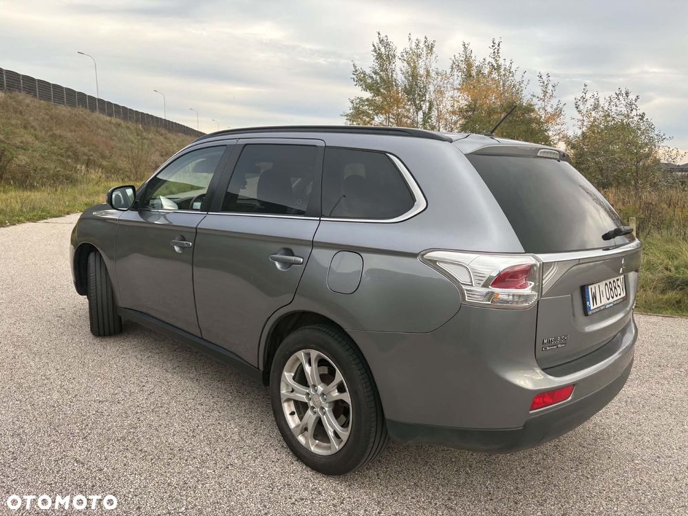 Mitsubishi Outlander - 4