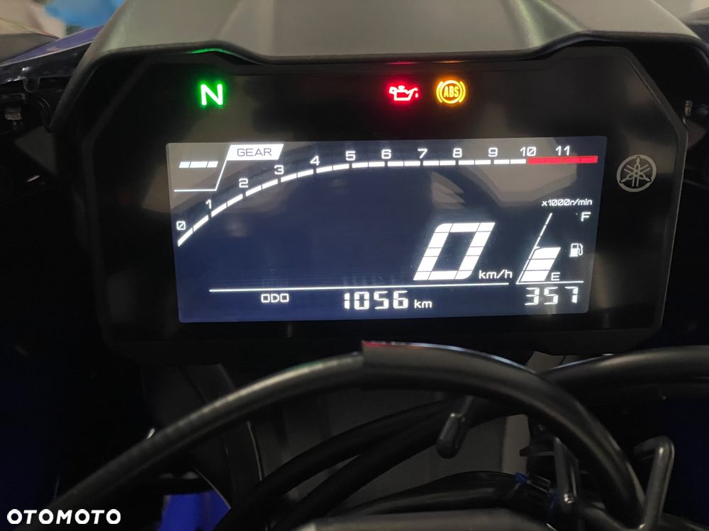 Yamaha R7 - 8