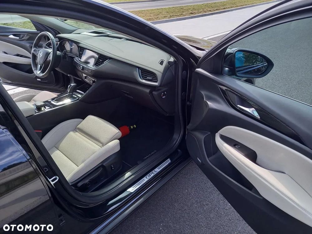 Opel Insignia 1.5 T Exclusive S&S - 9