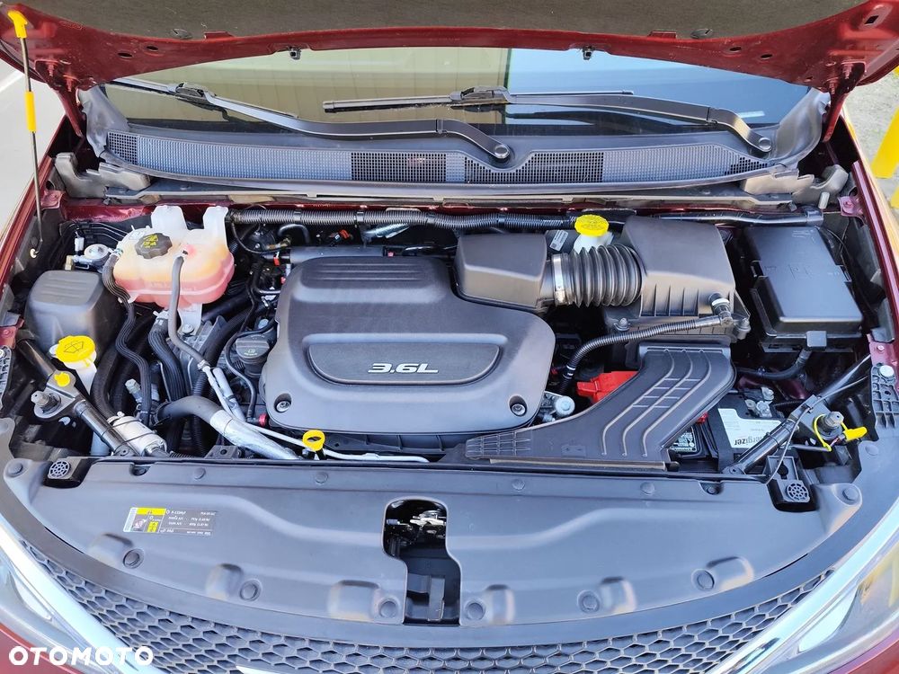 Chrysler Pacifica - 20