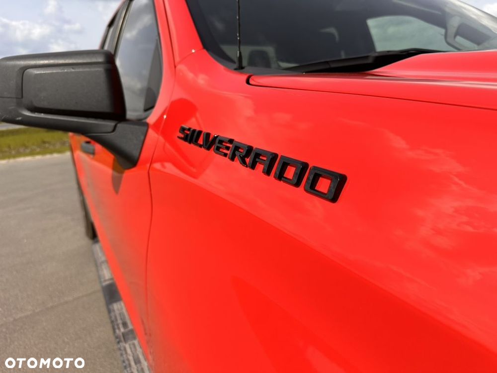 Chevrolet Silverado - 20