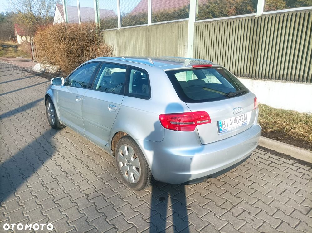 Audi A3 Sportback 1.6 TDI DPF Attraction - 3