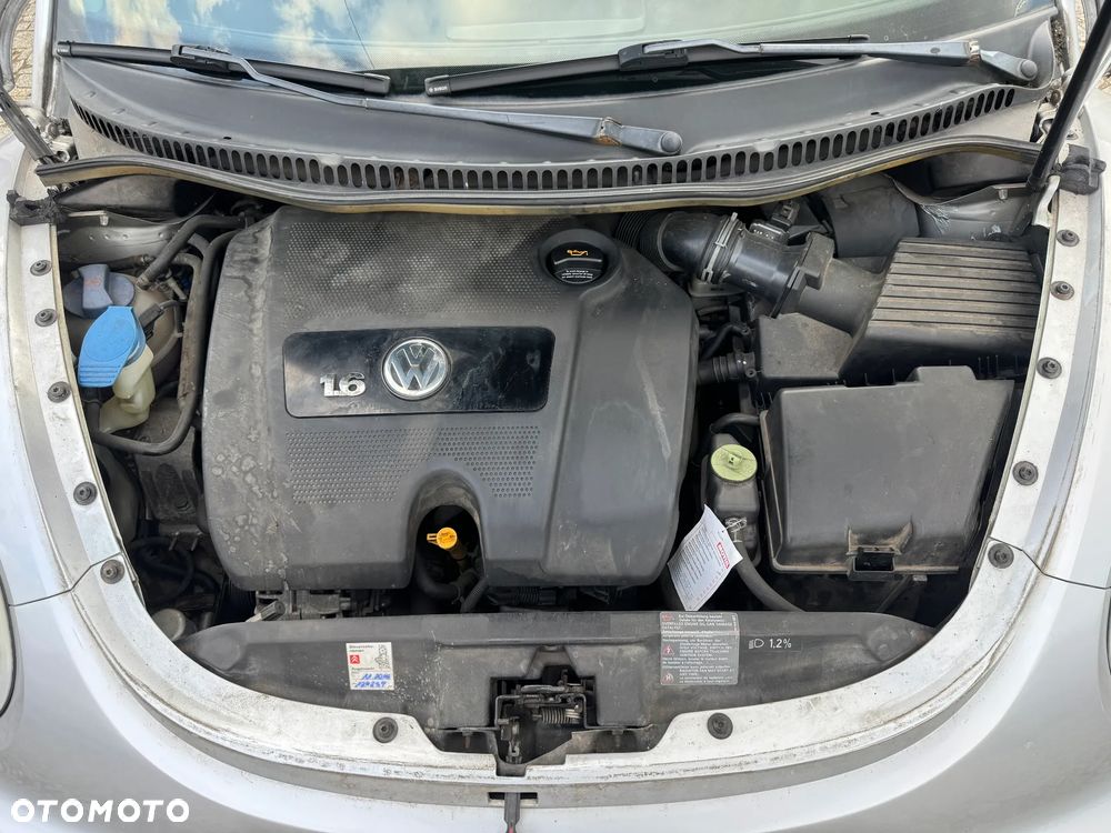 Volkswagen New Beetle 1.6 Arte - 30
