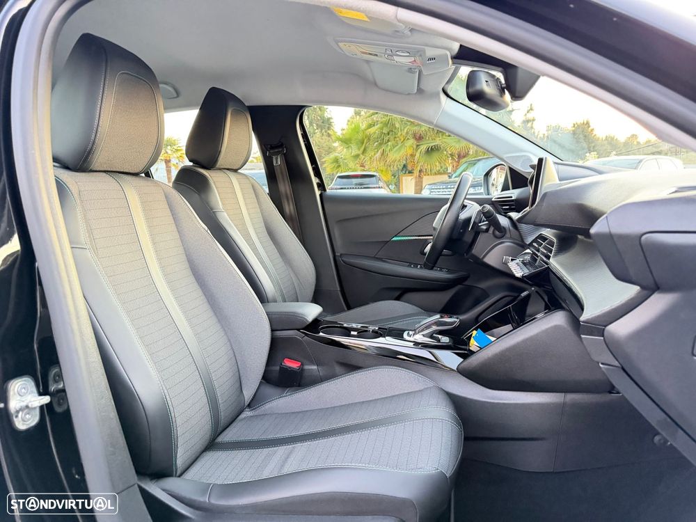 Peugeot 208 1.2 PureTech Allure Pack EAT8 - 26