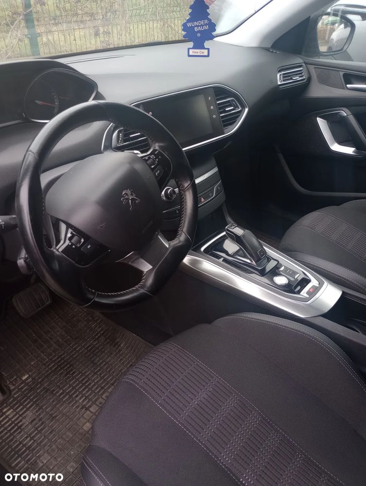 Peugeot 308 BlueHDi FAP 130 EAT8 Stop & Start Allure - 15