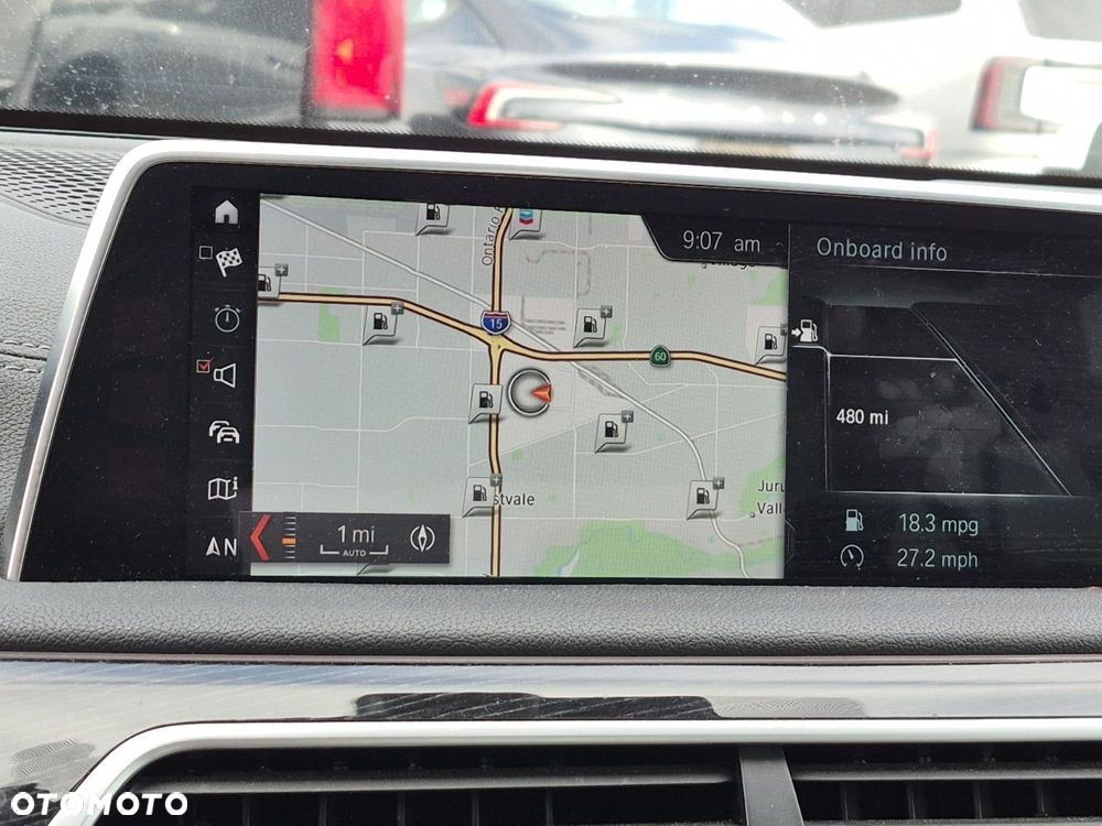 BMW Seria 7 740i - 8