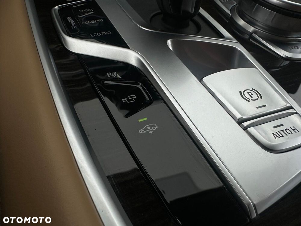 BMW Seria 7 740d xDrive - 18