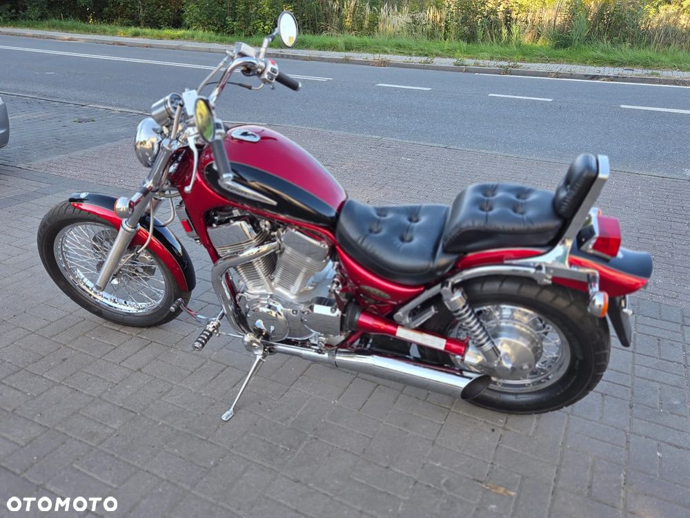 Suzuki Intruder - 27