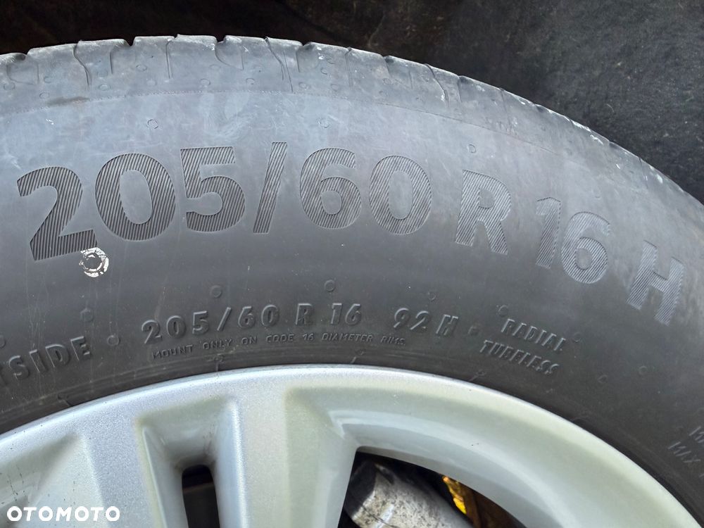 Ford Tourneo Connect 1.5 TDCi Start-Stop Titanium - 32