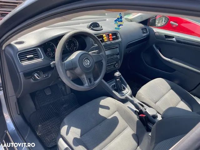 Dezmembrez Volkswagen Jetta  2012 diesel 1.6 TDI CAYC - 5
