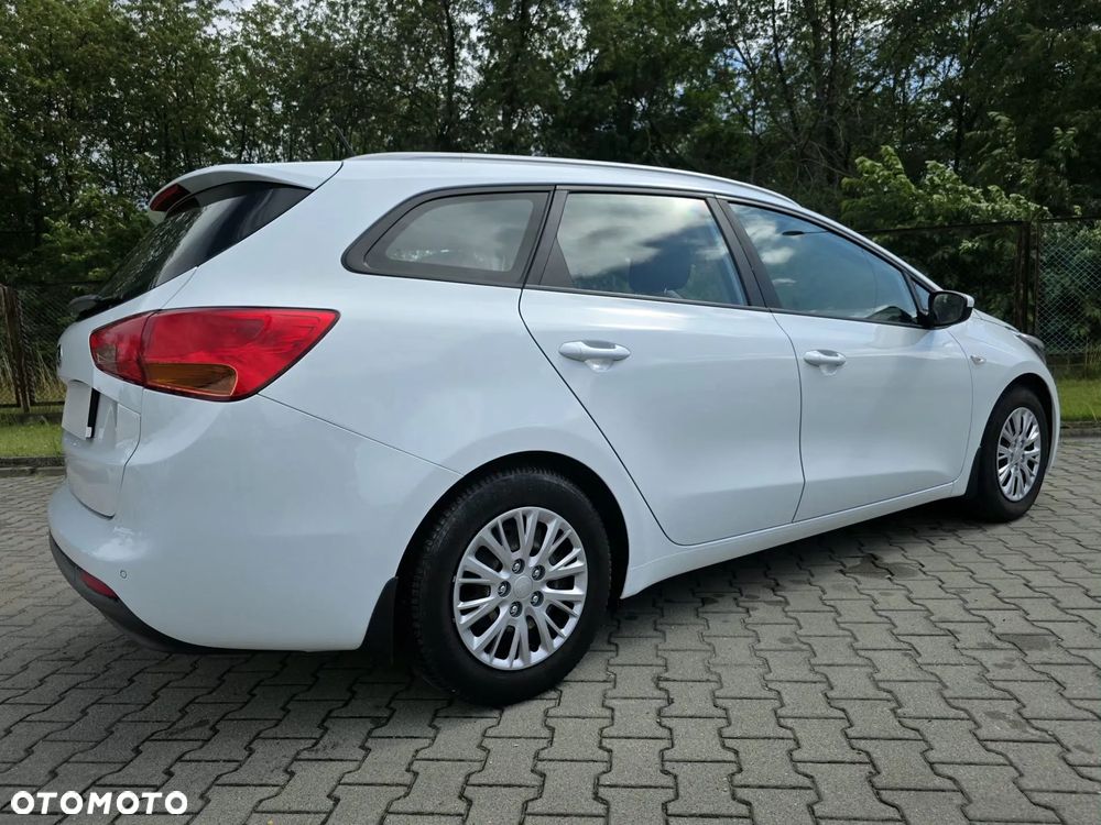 Kia Ceed 1.4 L - 6