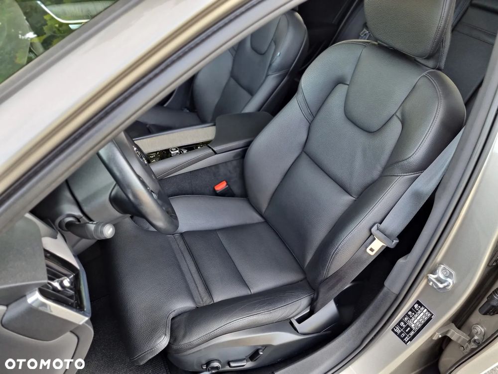 Volvo V90 Cross Country B5 D AWD Ultimate - 24