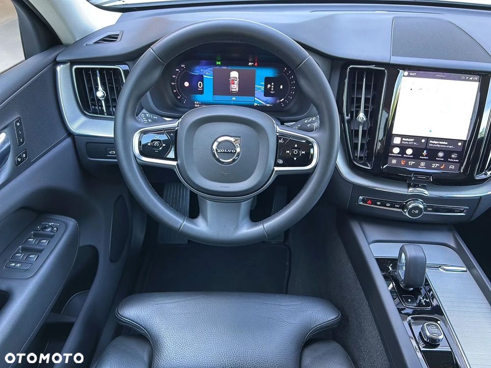 Volvo XC 60 B4 B Plus Dark - 6