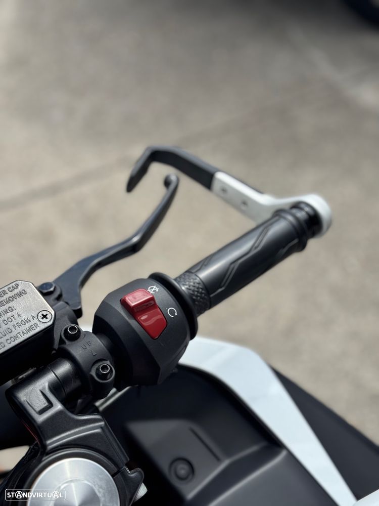 Yamaha YZF r125 - 9