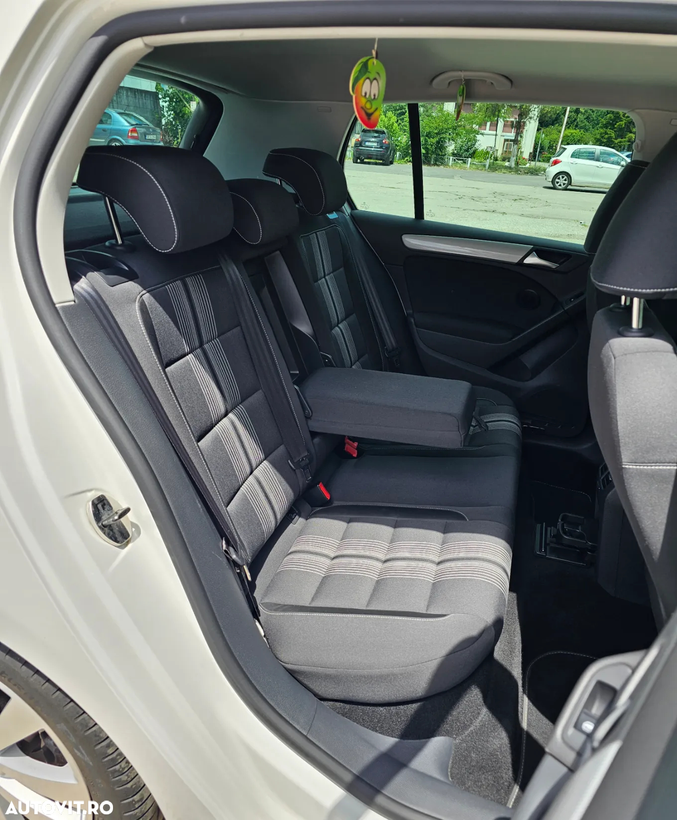 Volkswagen Golf - 10