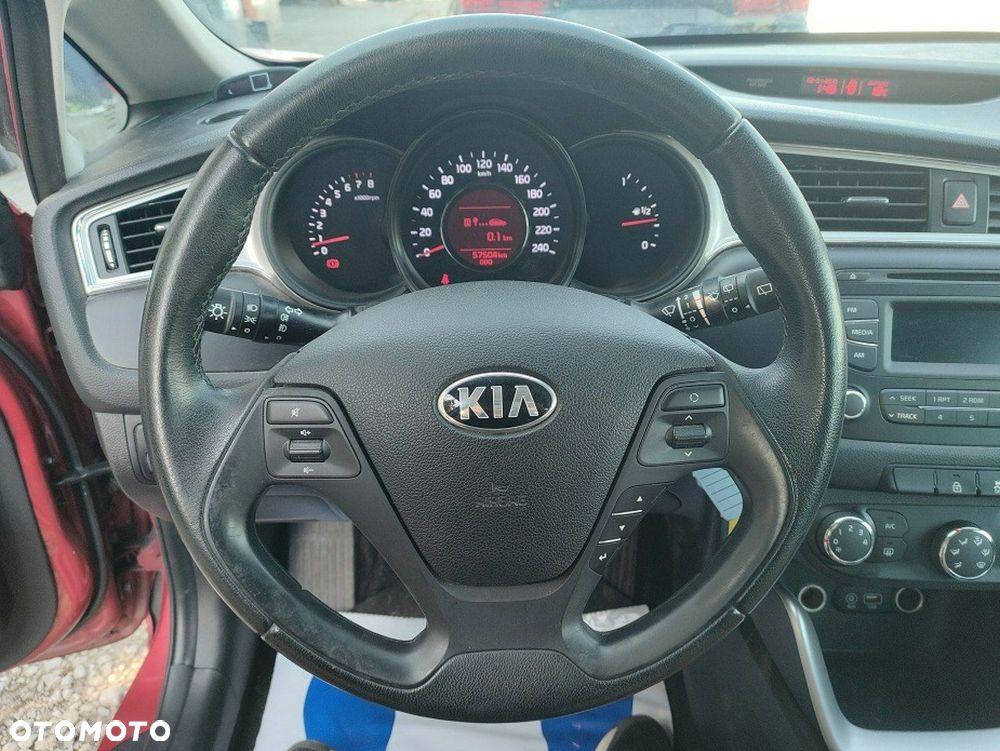 Kia Ceed - 11