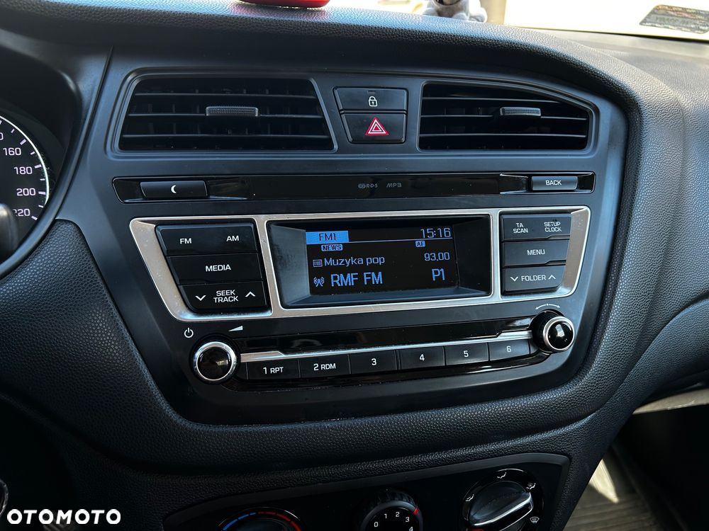 Hyundai i20 - 12
