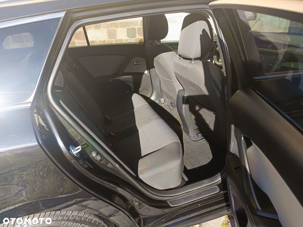 Toyota Avensis 1.8 Premium - 13