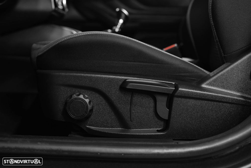 Ford Focus 1.0 EcoBoost MHEV Titanium - 26