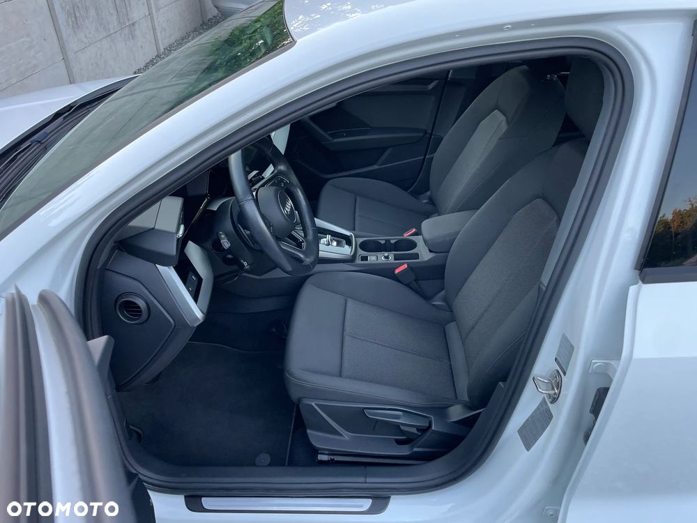 Audi A3 Sportback 40 TFSIe S tronic S line - 13