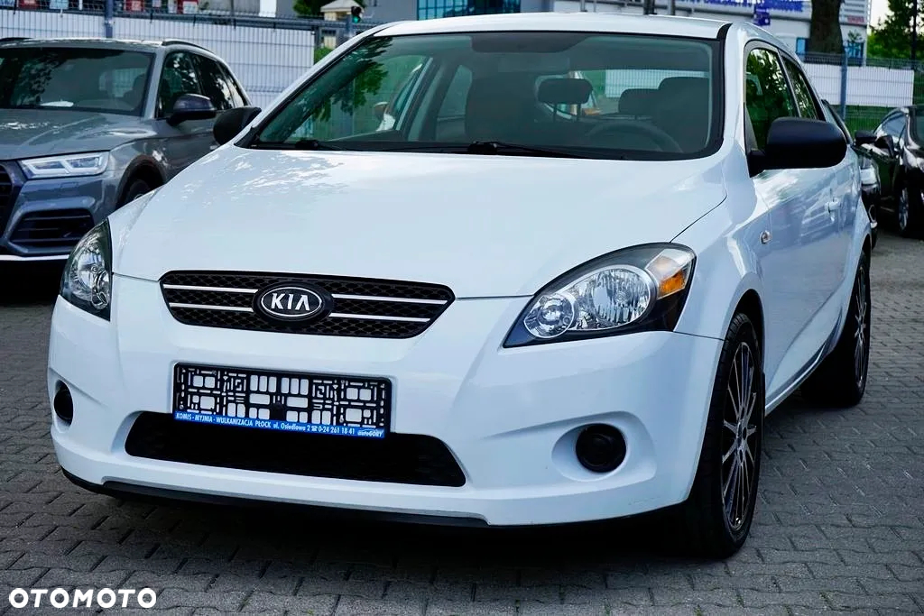 Kia Ceed - 10