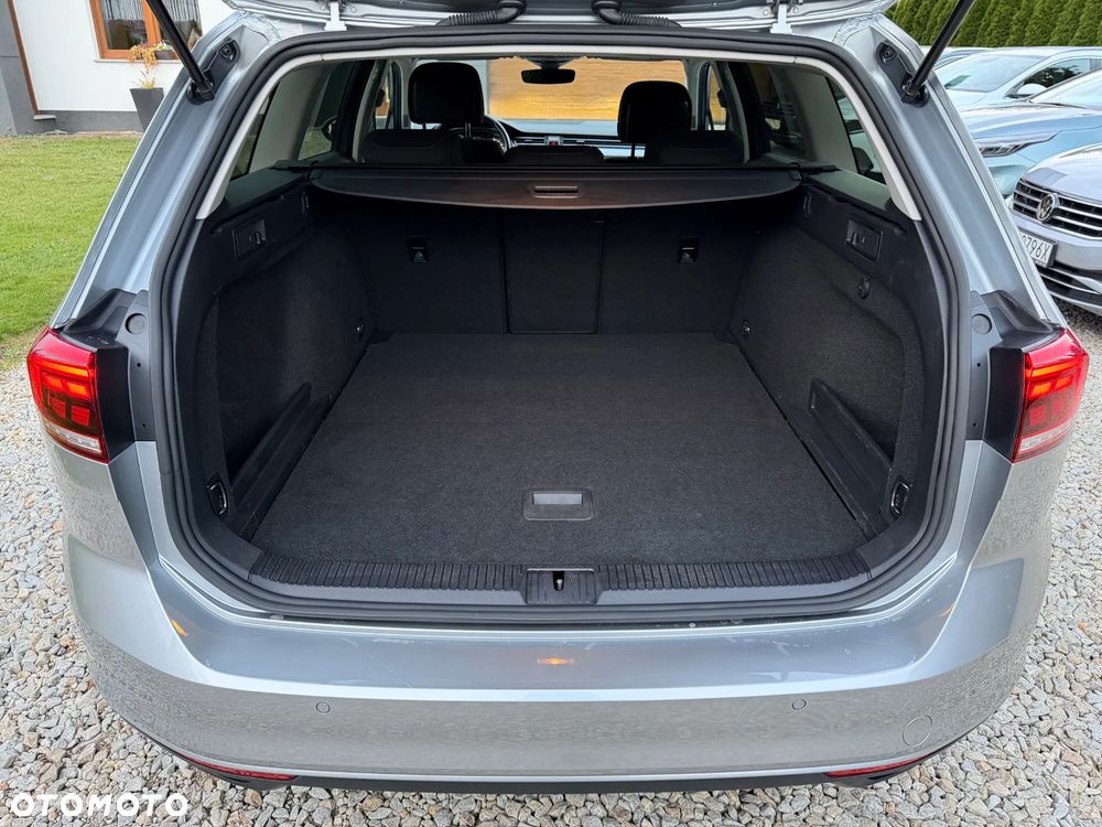 Volkswagen Passat - 19