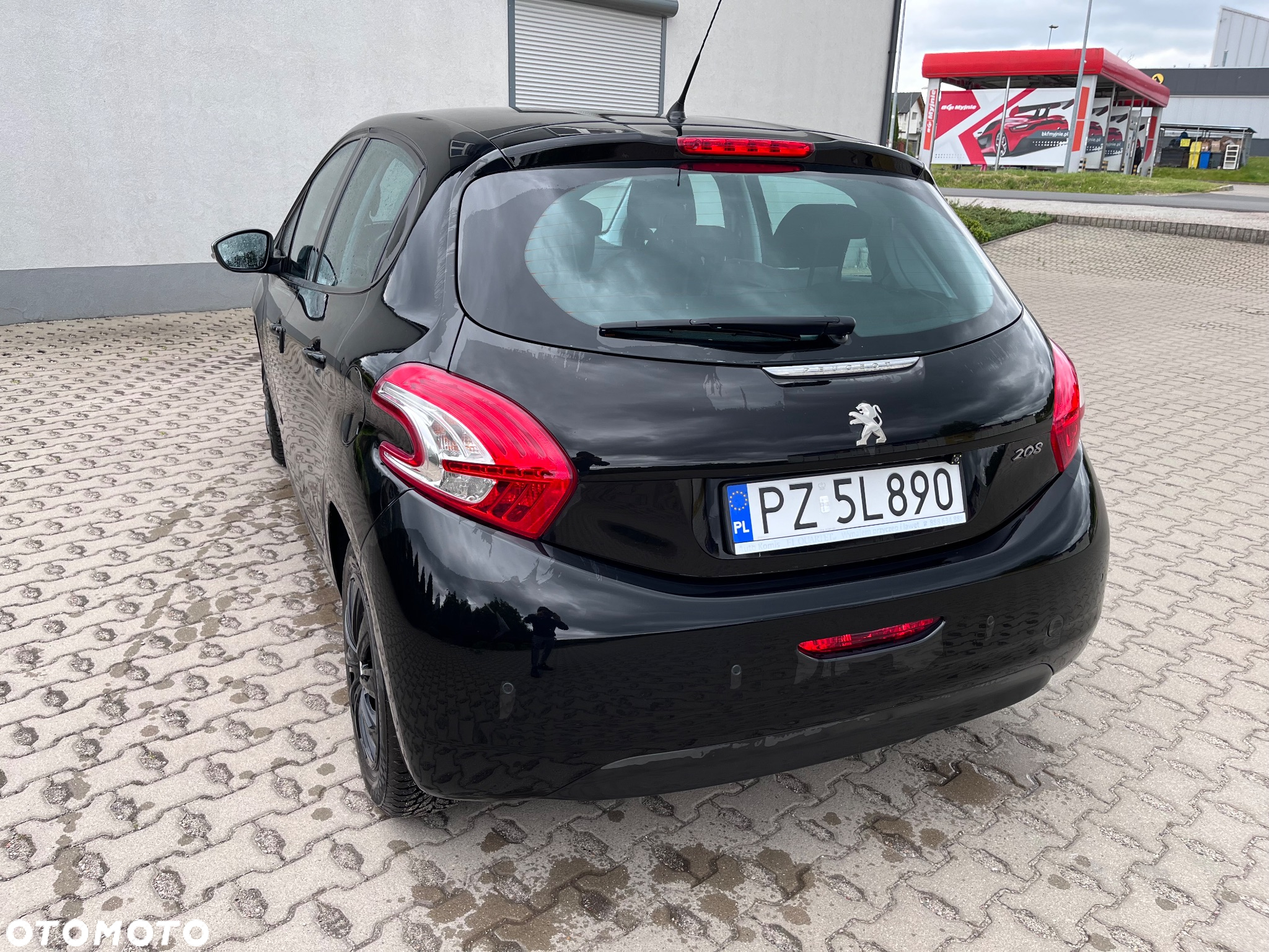 Peugeot 208 - 10