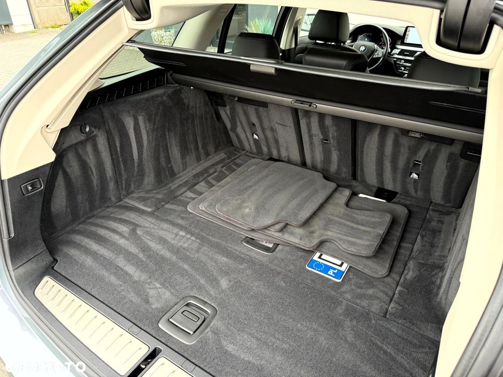 BMW Seria 5 520i Sport-Aut - 29