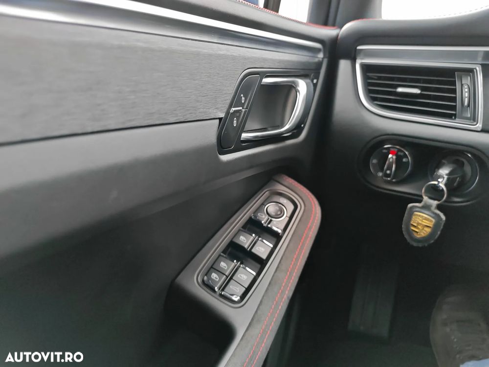 Porsche Macan - 16