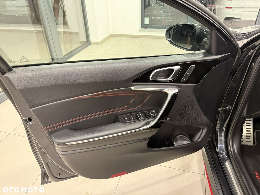Kia ProCeed 1.6 T-GDI GT DCT - 15