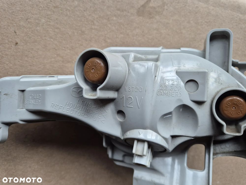 Mazda 3 BM lifting 17- kierunkowskaz lewy przedni migacz III - 3