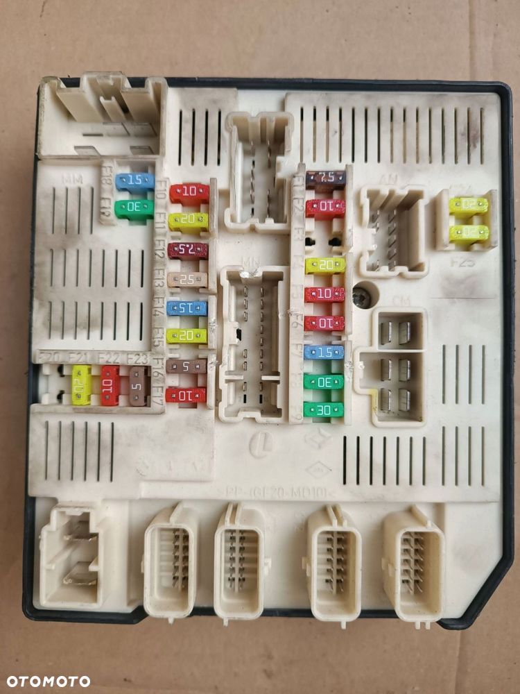 sterownik / moduł komfortu renault megane iii - 2