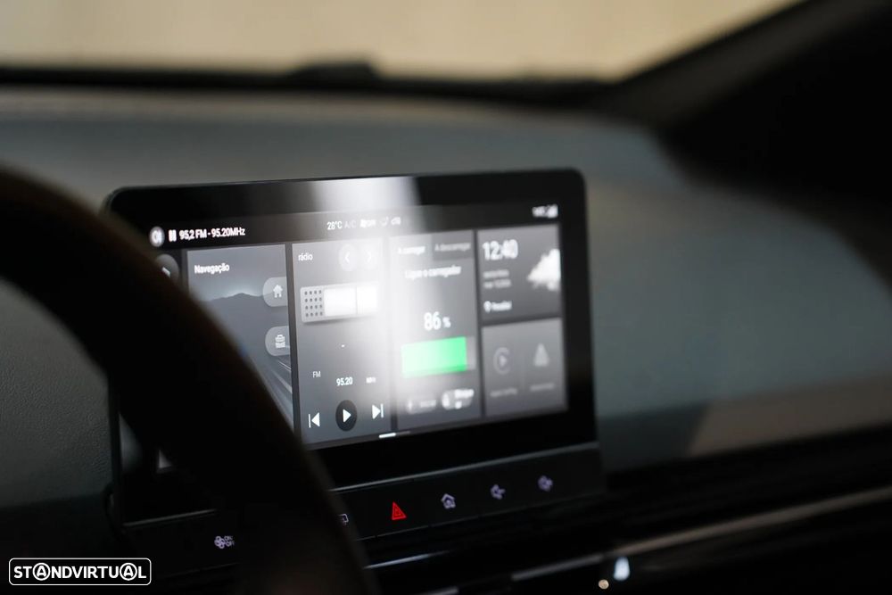 MG MG4 64 kWh Luxury - 13