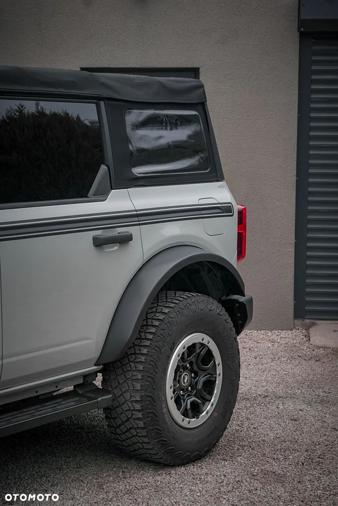 Ford Bronco - 5