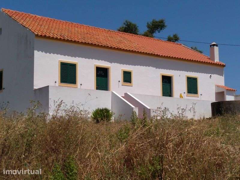 Vende-se duas Vivendas Inseridas em Terreno com 7000m2 - Grande imagem: 3/12