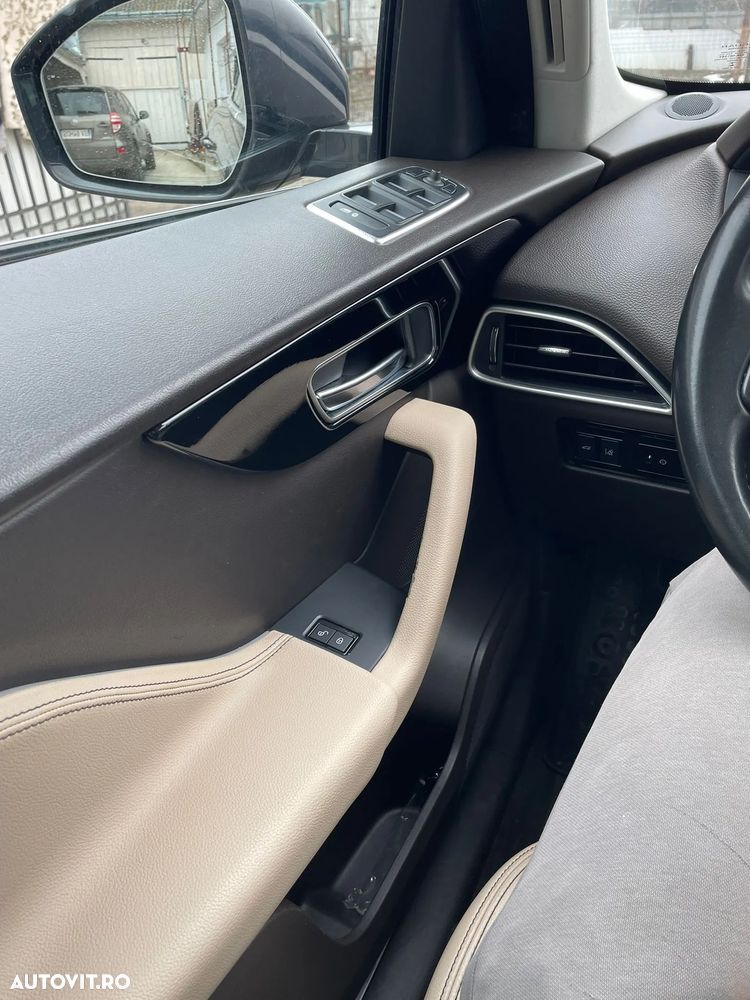 Jaguar F-Pace 20d R-Sport - 12