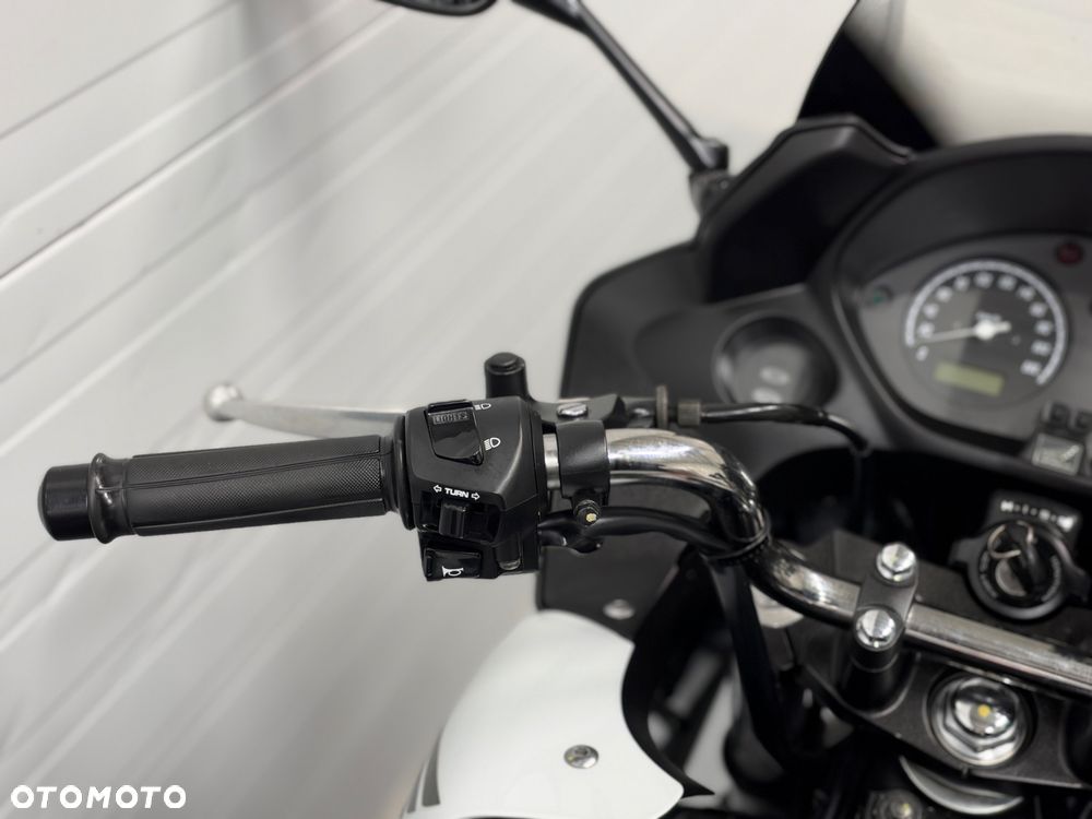 Honda CBF - 16