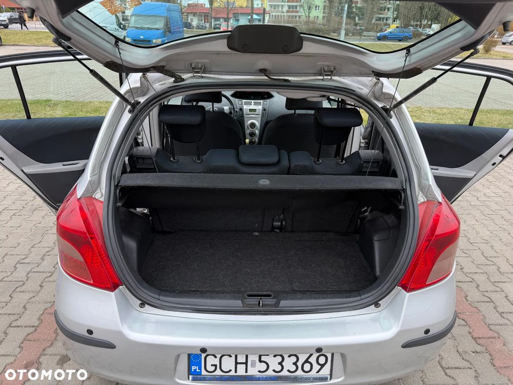 Toyota Yaris 1.3 VVT-i Luna - 17