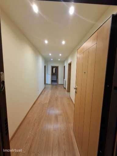 Arrendo Apartamento T2 em Bragança - Rua Abade Cicouro