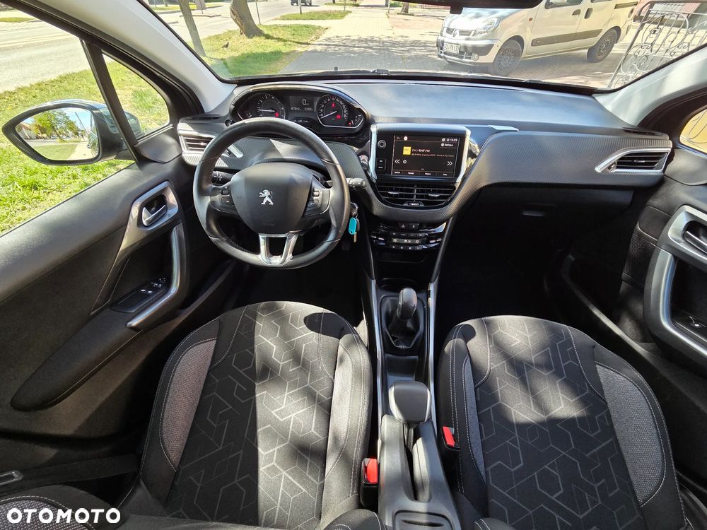 Peugeot 2008 1.2 Pure Tech Style EU6 - 10