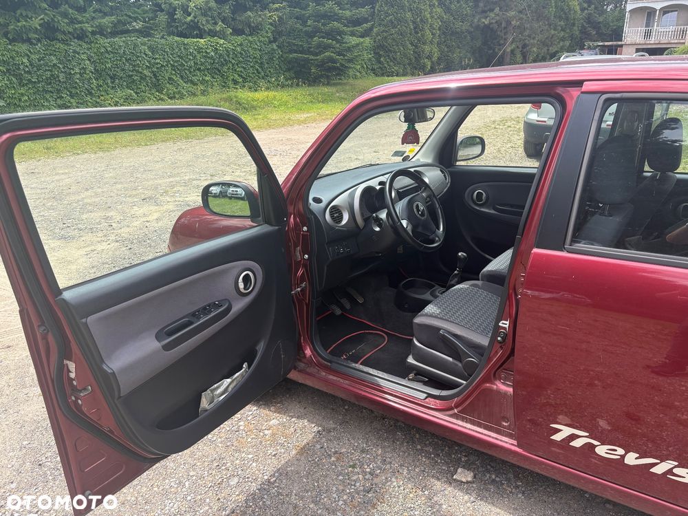 Daihatsu Trevis - 7